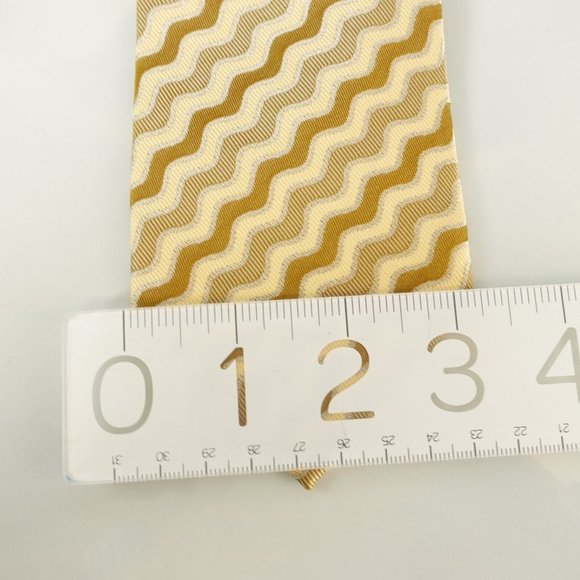 NINA RICCI Luxury Men's Cream Ivory Gold Yellow Wavy Striped Necktie 100% Silk - Picture 9 of 13